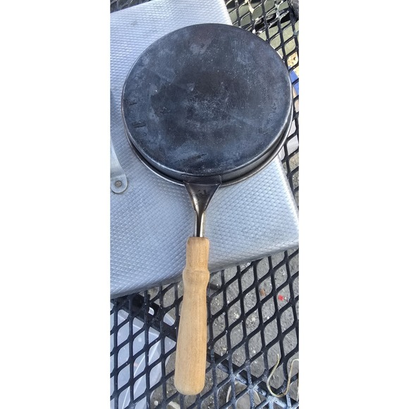 Vintage Little Chief Home  Electric Smoker With Racks Pan Wood Chips - Picture 11 of 16